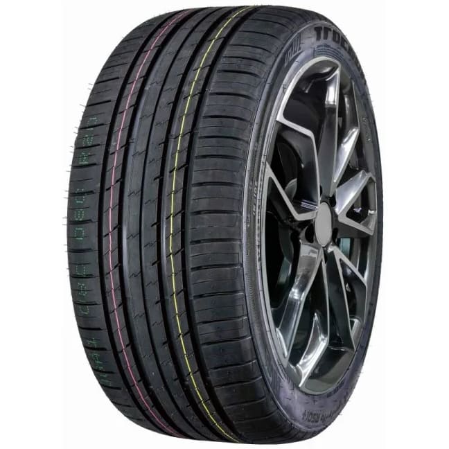 X-Privilo RS01 + Tracmax X-Privilo RS01 + 275/35 R22 104Y